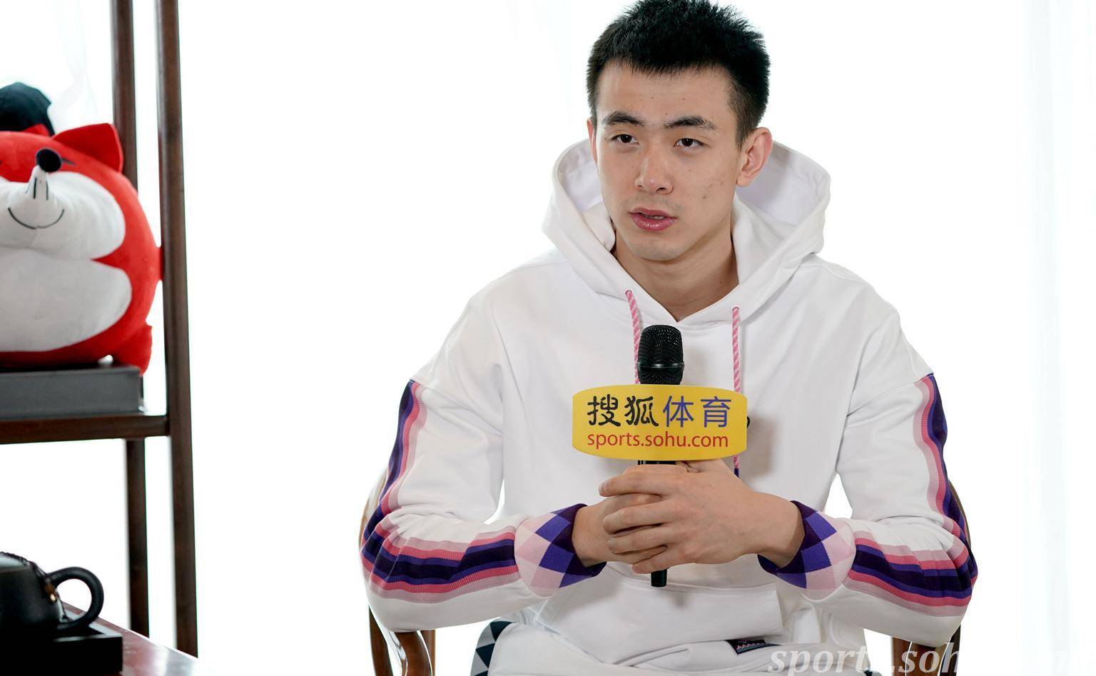 召回郭艾伦,重用胡明轩赵睿,淘汰孙铭徽,男篮后场最佳调整浮现_进攻