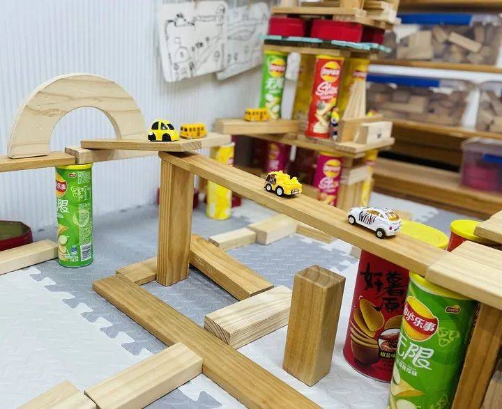 叭叭叭~堵车了 | 海盐庆安宜家花城幼儿园课程故事_时候_交通_高架