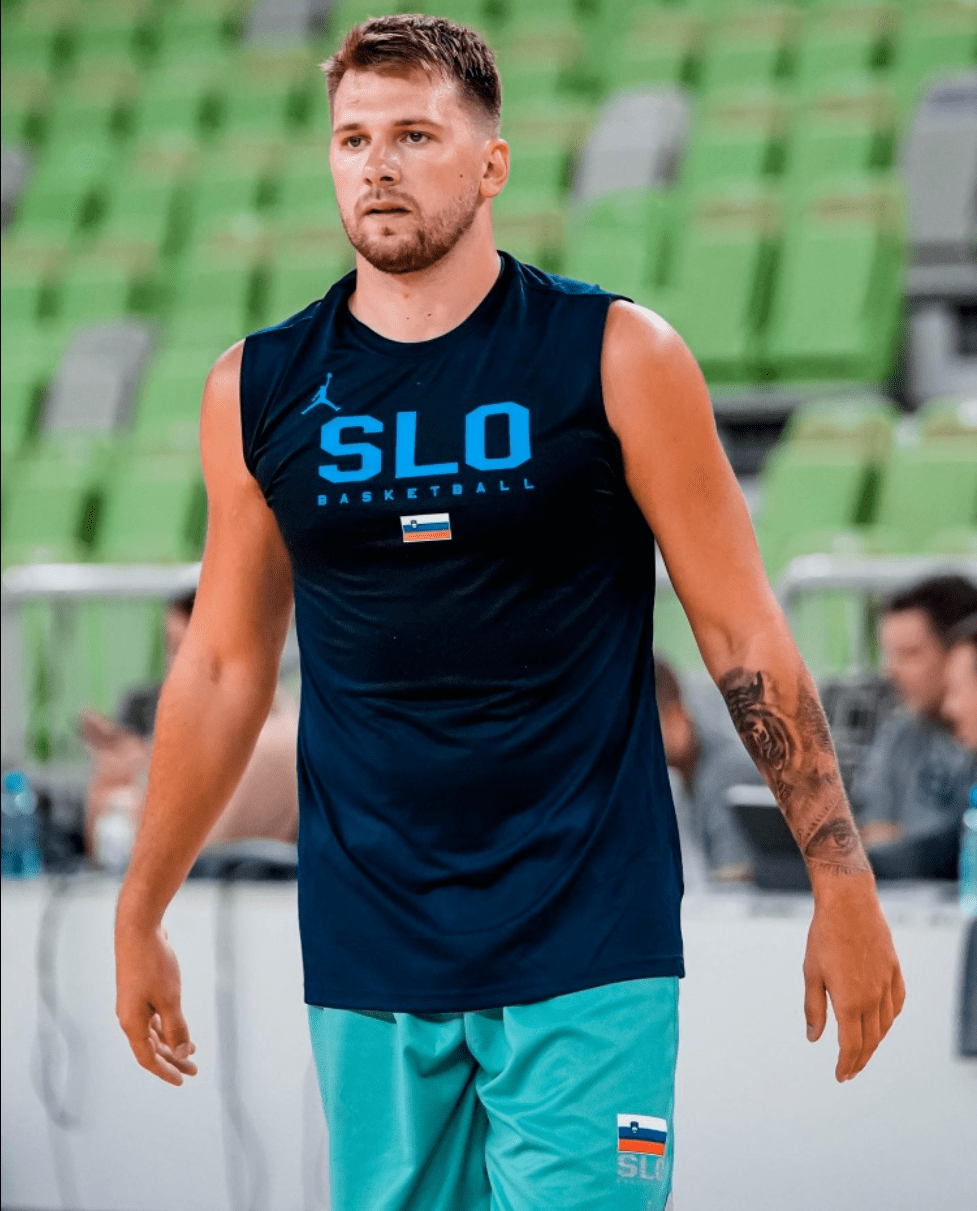 连欧文都忍不住为他打call.最后,还有一个小彩蛋.