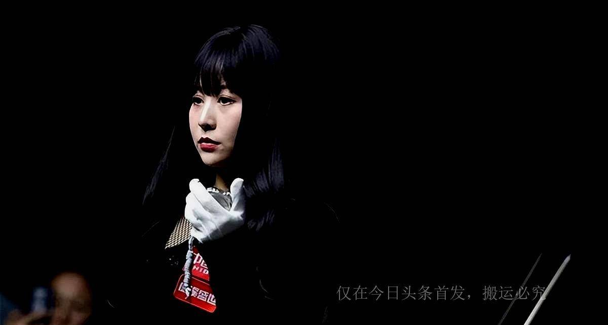 我们最美台球裁判,因穿着暴露惹争议,辞呈我身材太大,这装不下_吕萌希