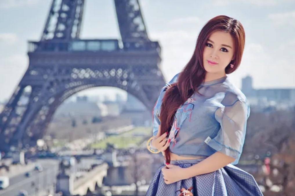 "艺术面雕"于文红:5年收割富婆47亿,52岁像少女嫁小20岁男模_妈妈_一