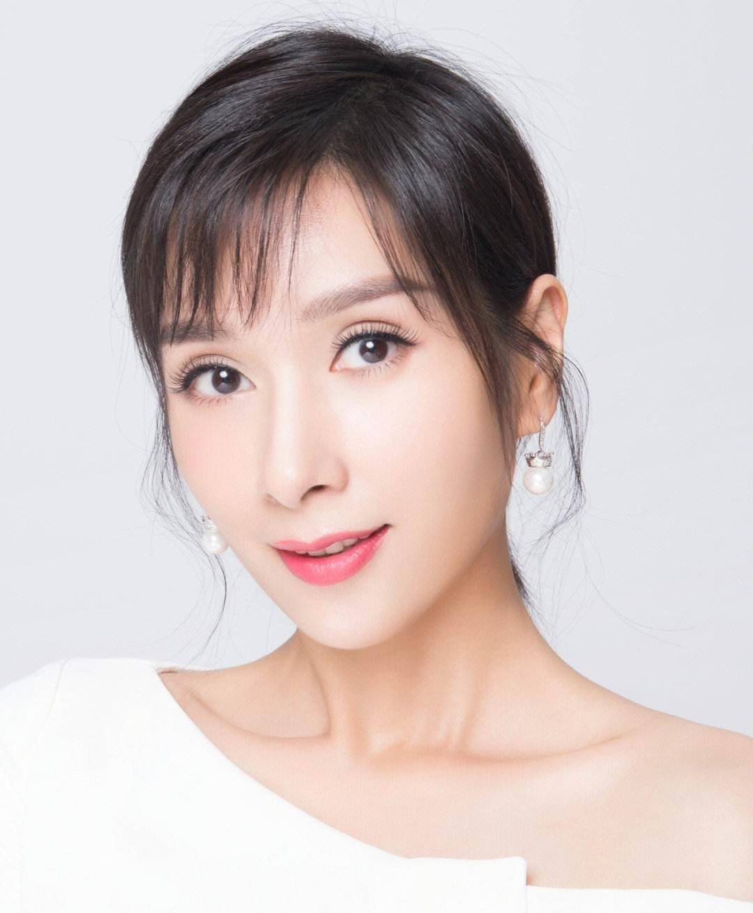 的8位女明星,表面上貌美如花,实际背地荒唐至极_关之琳_李小璐_刘銮雄