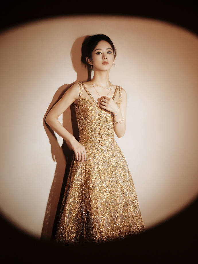 赵丽颖珠宝代言写真高贵靓丽!