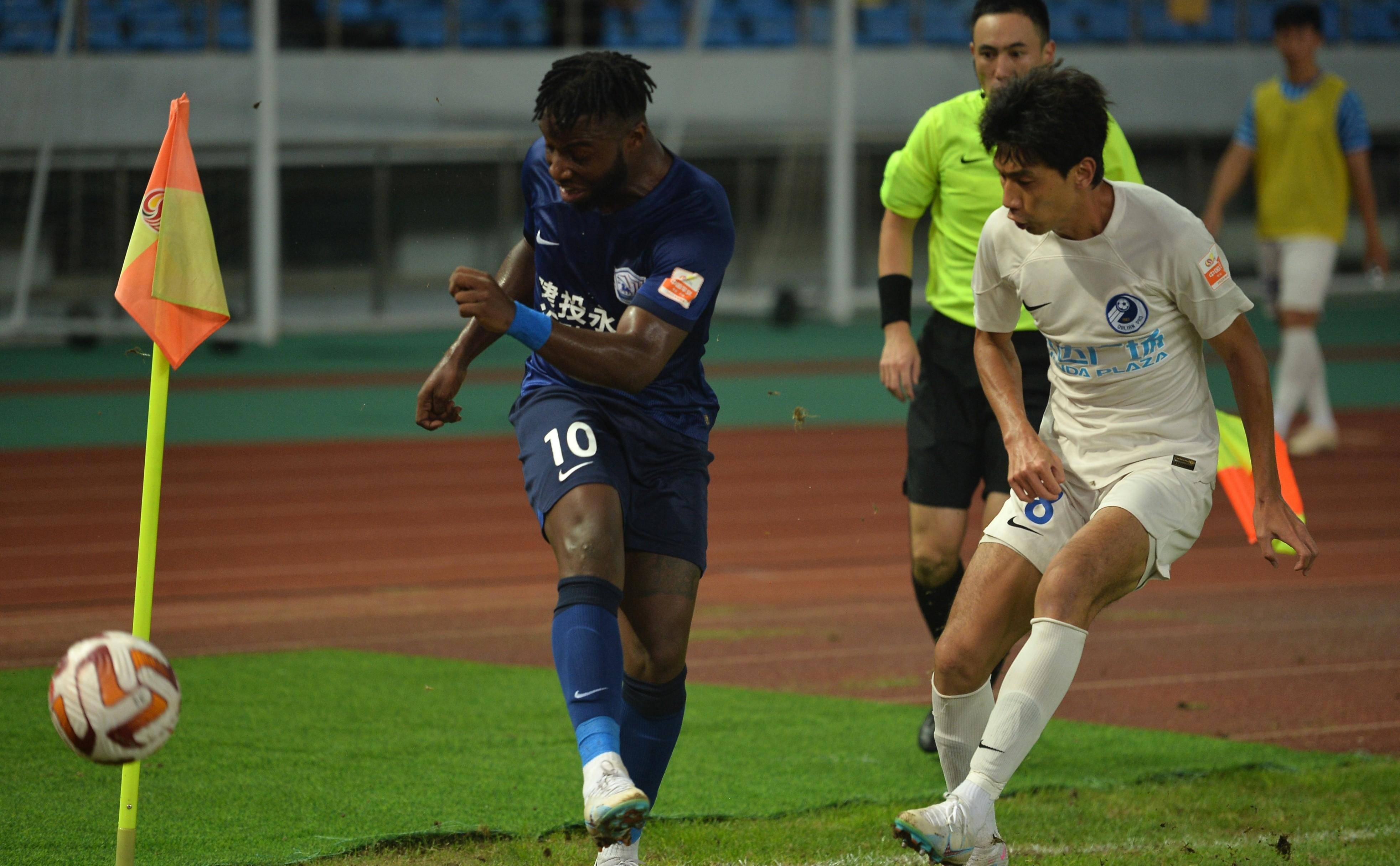 中超联赛第21轮:沧州雄狮主场2-1战胜大连人,取三连胜_比赛_奥乌苏