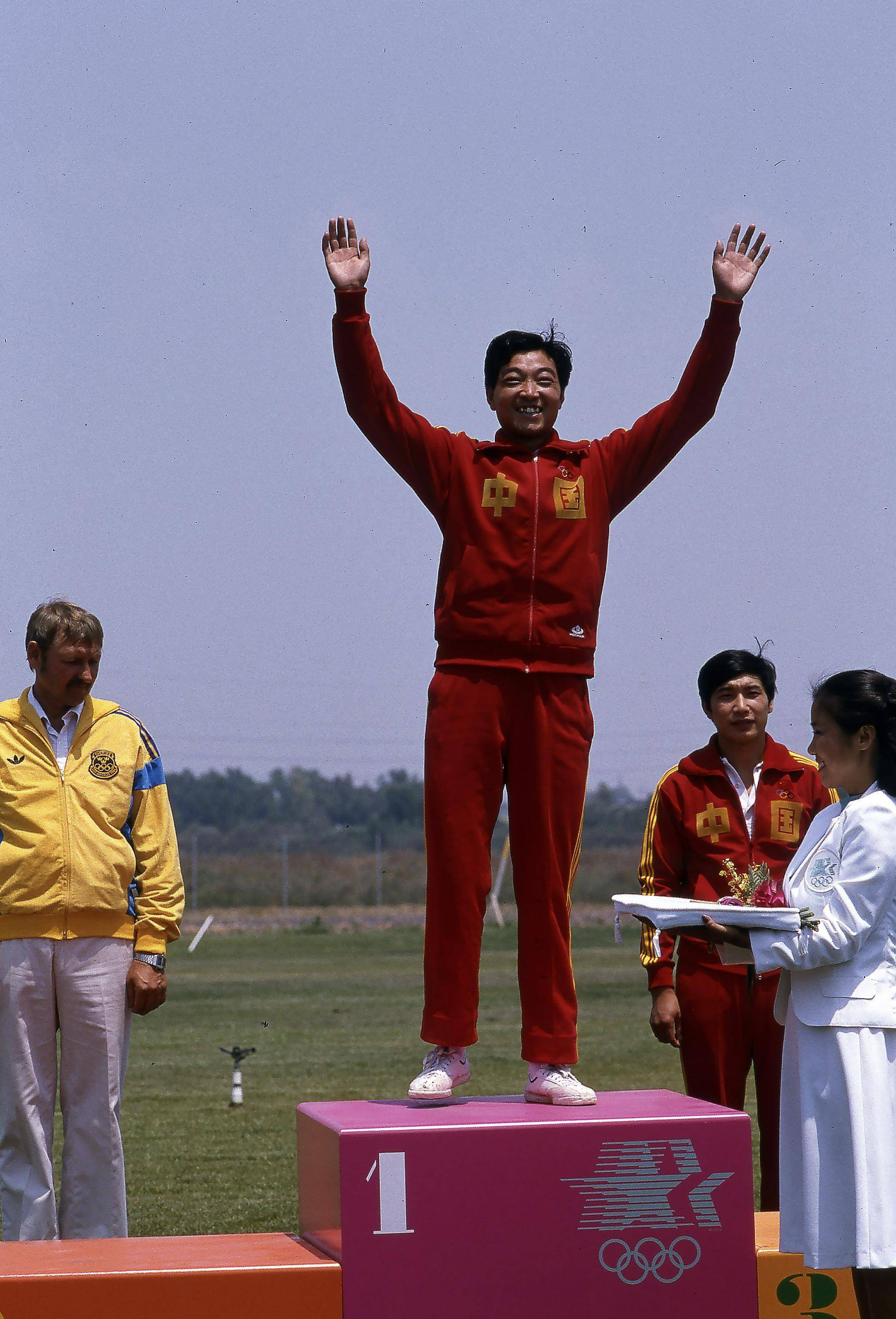 我们影响力前十的运动员,姚明进不了前三,第一独霸一个时代_体育_郎平