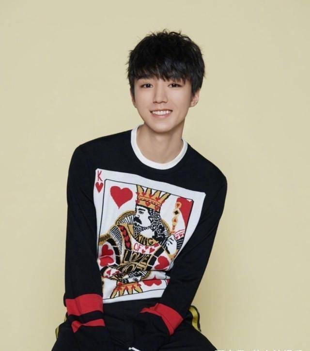 tfboys王俊凯难得调皮,结果小马哥一出马,小凯就变乖了_托运_易烊