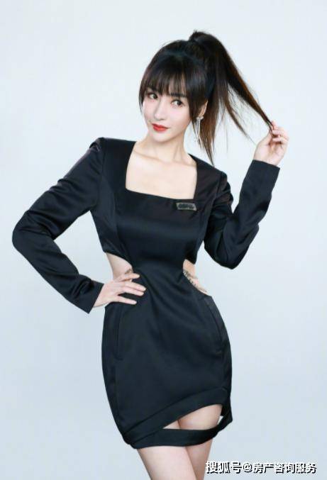 42岁柳岩近况:消瘦近二十斤,事业线不见,脸部瘦脱相变化大_大鹏_电影