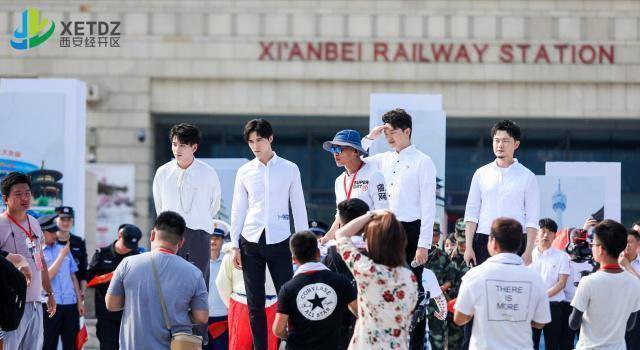 阿云嘎,蔡程昱快闪西安北站唱红歌,《声入人心》营业没停过_节目_季能