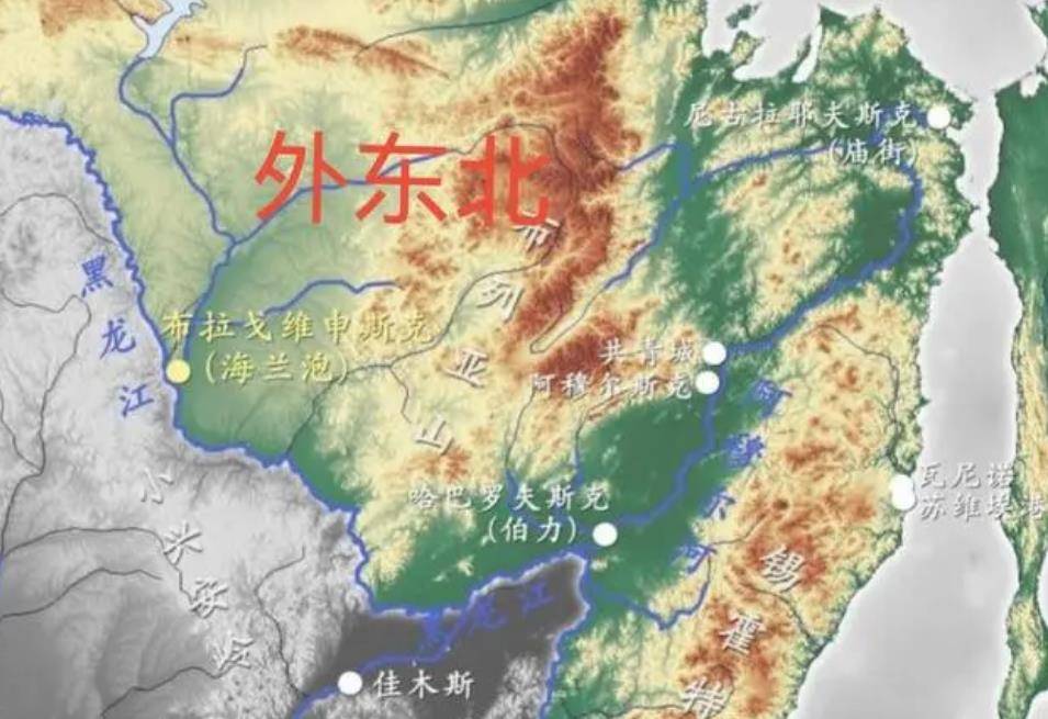 结雅-布列亚平原位于结雅河流域,布列亚山脉西部.