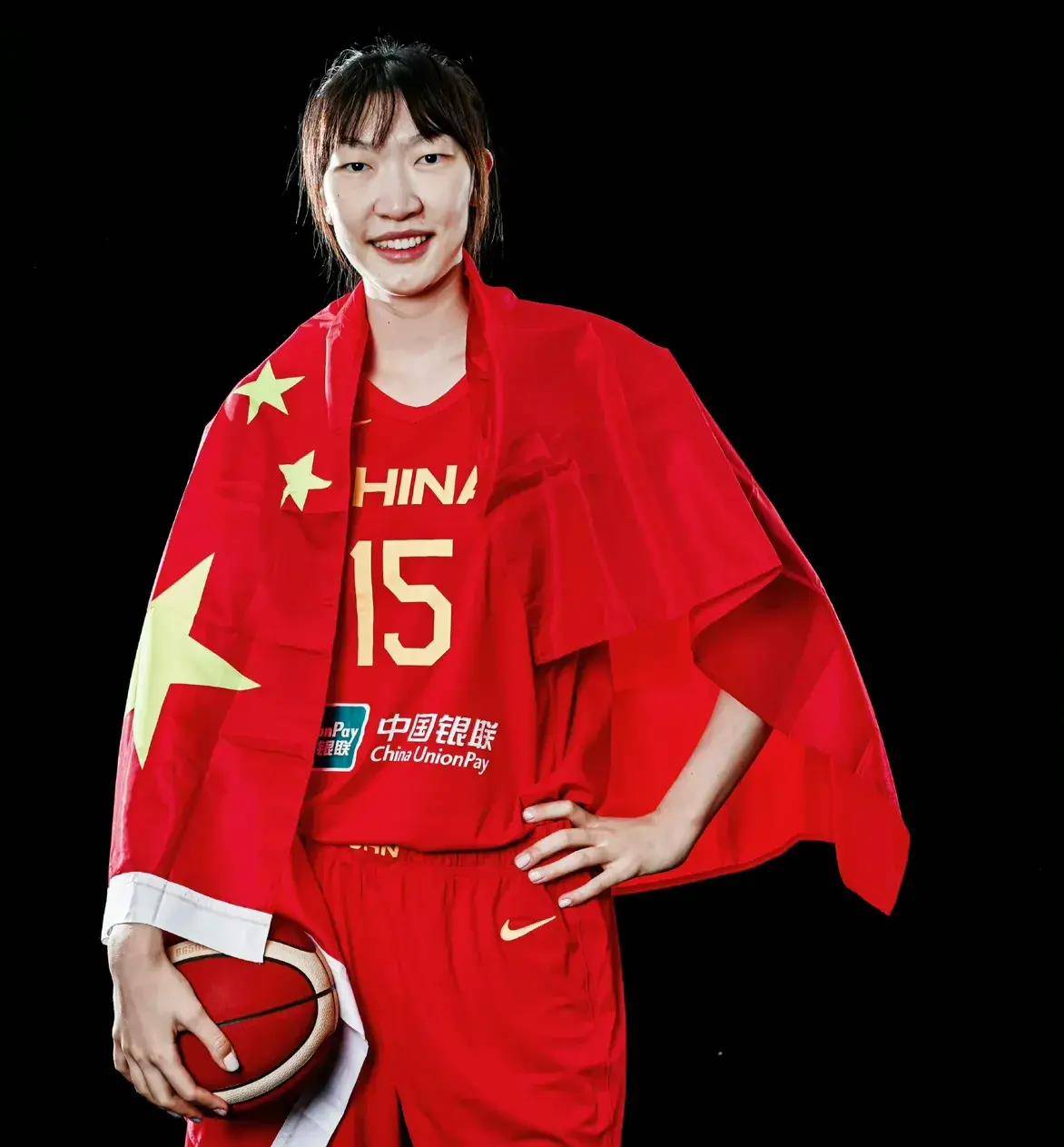 她带领中国女篮今年拿下三连冠,却在wnba打不上球?_韩旭_亚洲_姚明