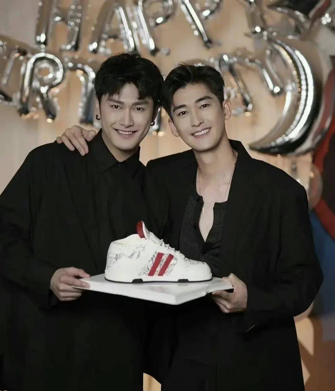 朱梓骁张翰俞灏明14年后再合体,张翰笑容很治愈一点也不油了_网友