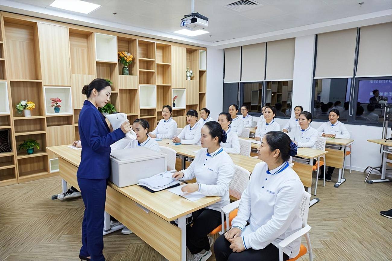 轻喜到家荣获深圳市终身职业技能培训载体认定 积极建立家政职业化