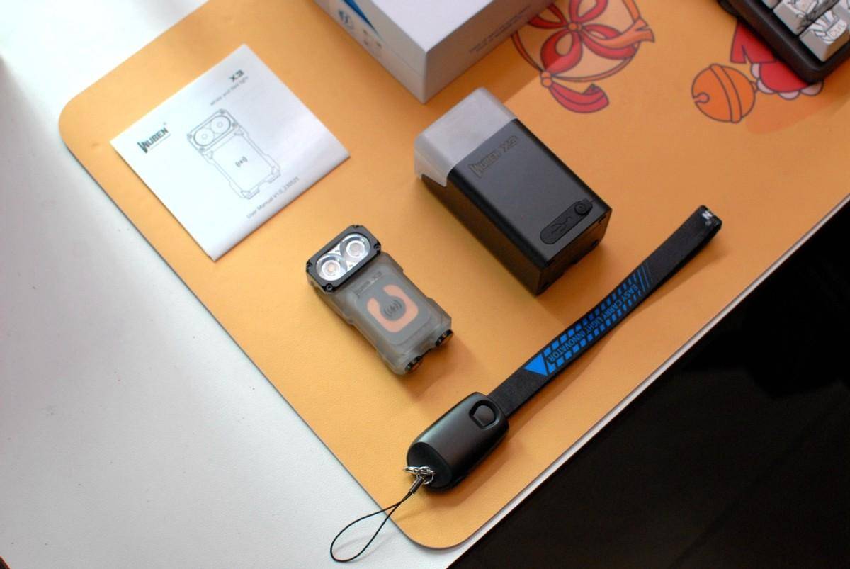 务本X3猫头鹰多功能EDC随身灯:造型可爱,身材迷你,挂绳是亮点