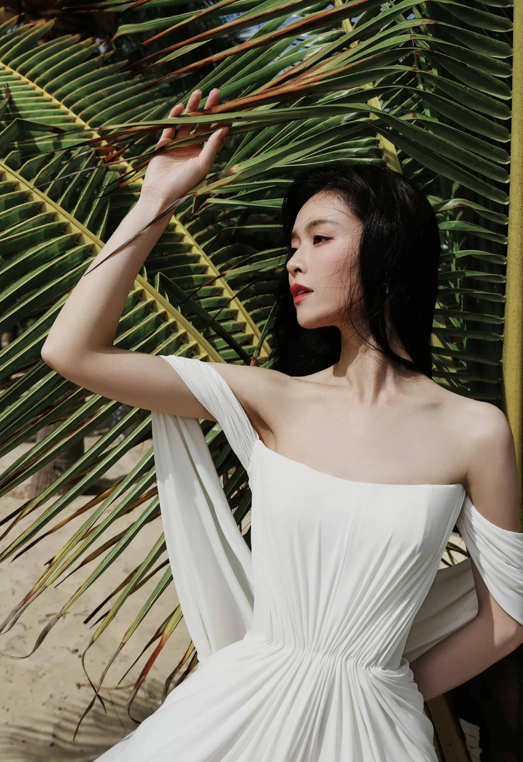 文咏珊再现消失的她经典画面!