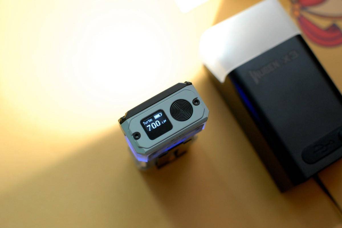 务本X3猫头鹰多功能EDC随身灯:造型可爱,身材迷你,挂绳是亮点