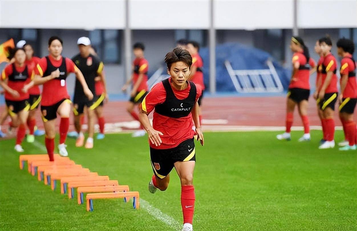 曝国脚王霜留洋合同规定 球队须无条件放行她参加亚运会_比赛_中国