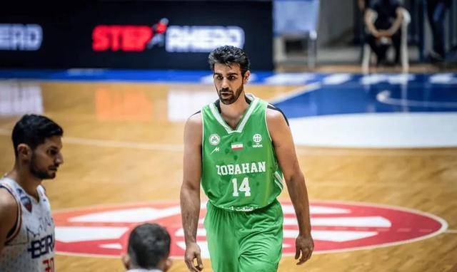 是中生代硕果仅存的两位大将:伊朗队史首位参加ncaa一级联赛并首位nba