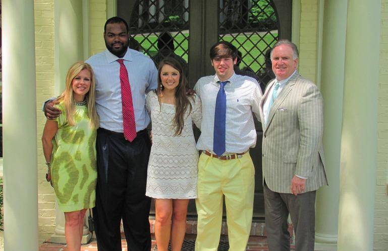 电影里的温暖家庭,都是骗人的_迈克尔·奥赫_tui_夫妇