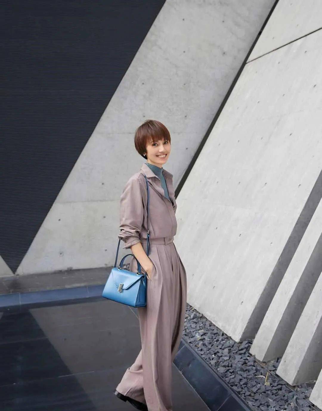 学袁泉的穿搭风格,舒适又显高_时尚_女人_气质