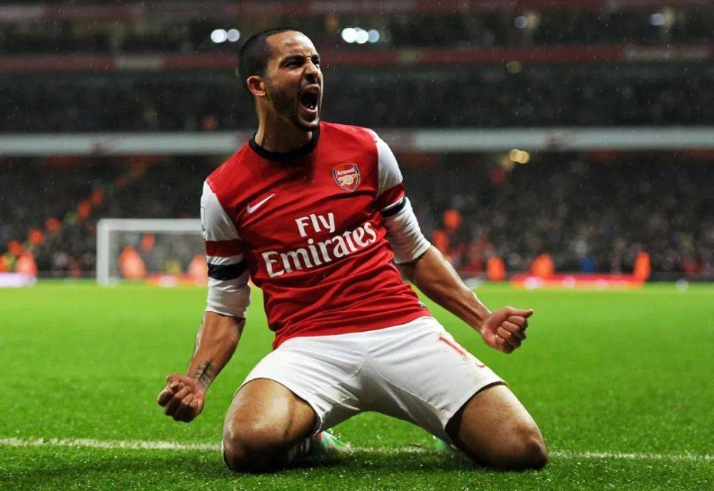 34岁前阿森纳球星沃尔科特宣布退役_球员_的足球_速度