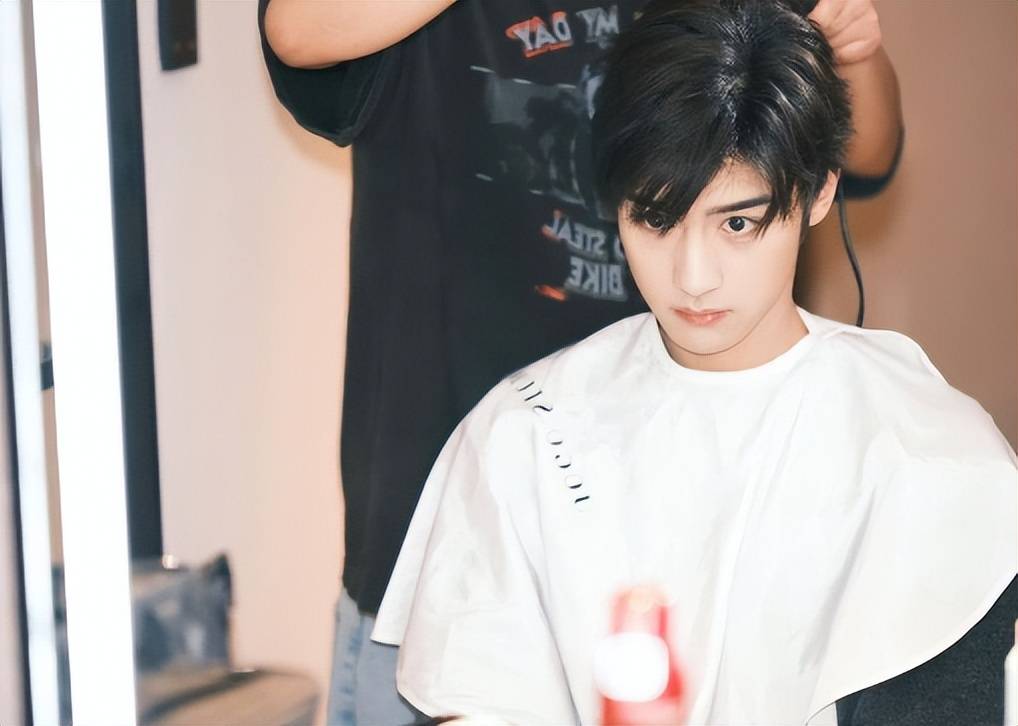 曝储子俊涉强奸片场被带走,多部待播剧受影响_事情_网友_什么