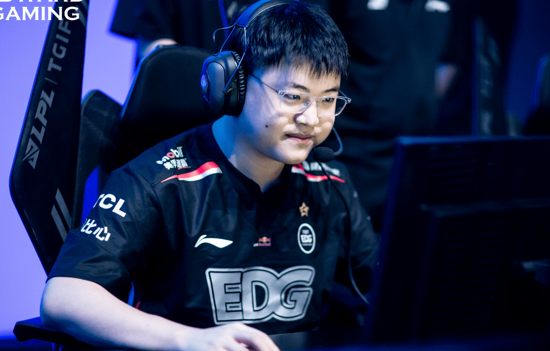 wbg公开队内语音看懵笑笑西卡:刘青松嘲讽uzi太恨了_乌兹_比赛_对线