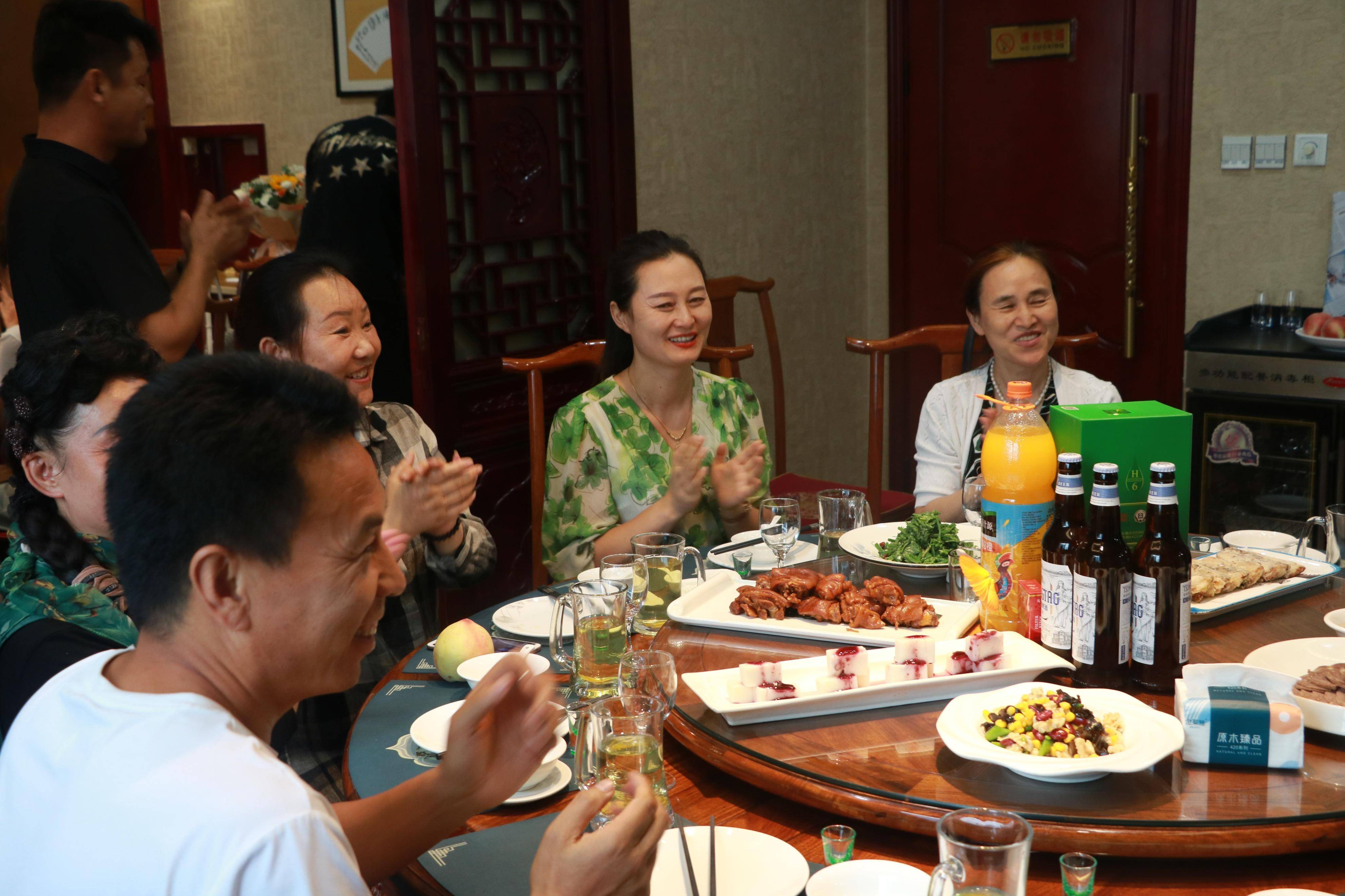 【金榜题名】宝剑锋从磨砺出,梅花香自苦寒来——张晟同学升学宴_父母