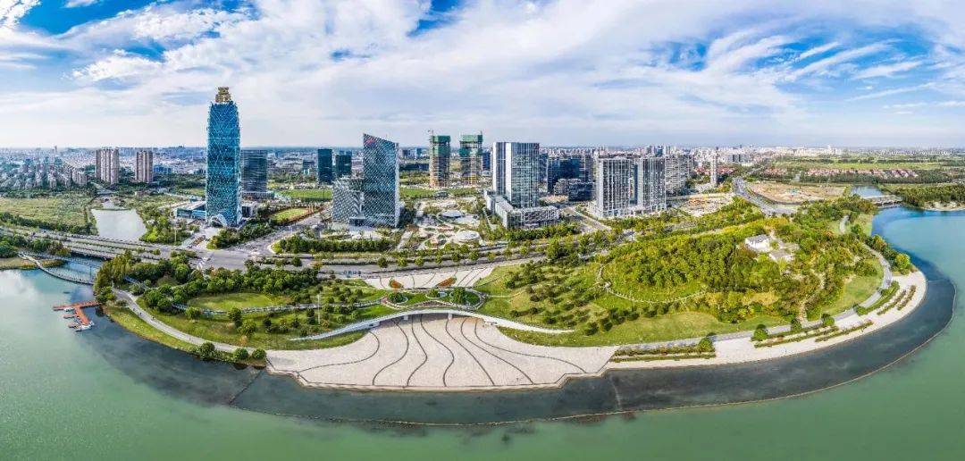 6月27日,位于凤凰湖科技城板块的桐城委2019-172地块迎来土拍,作为