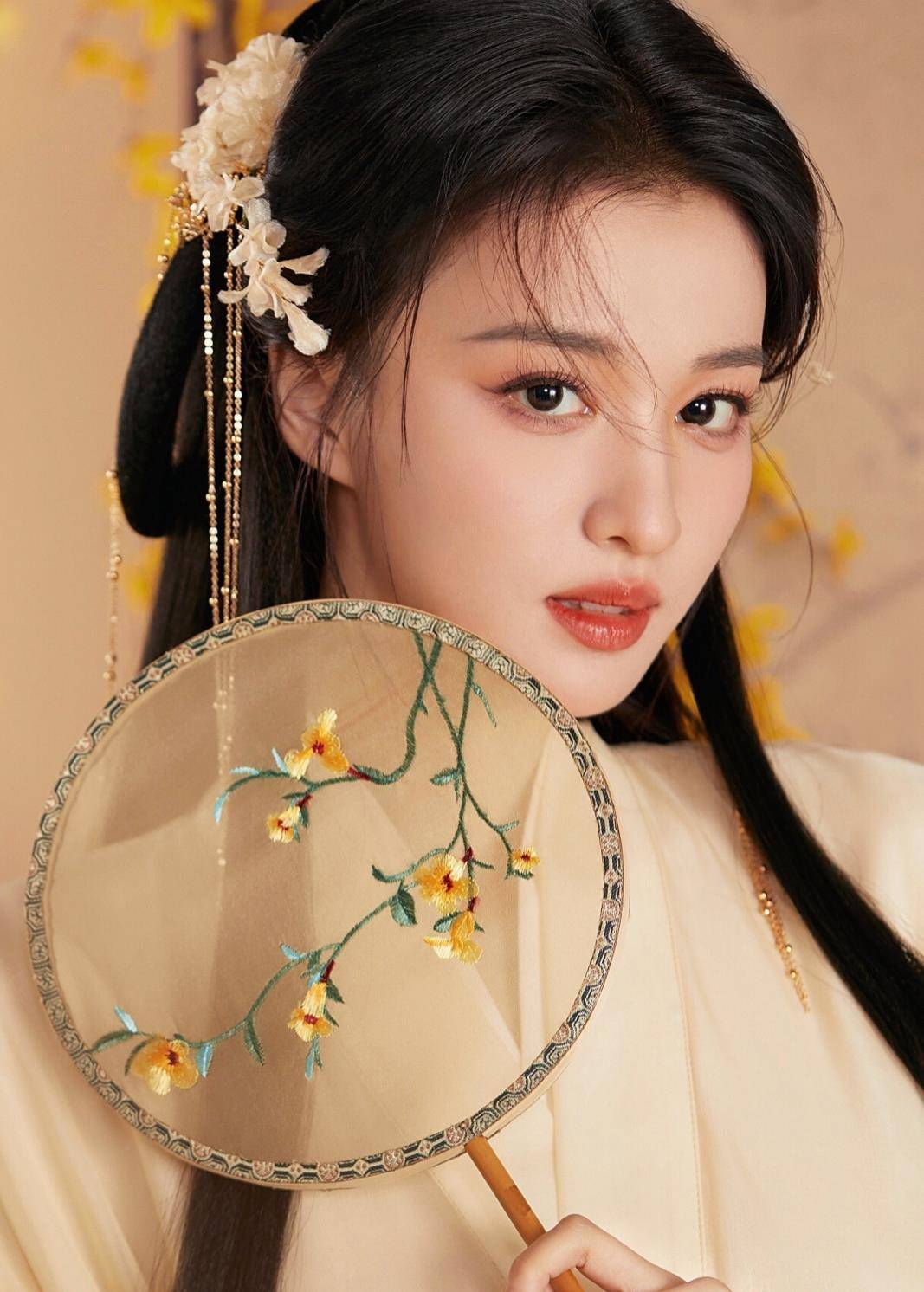 古装大剧来袭,冲成毅檀健次白鹿想追的剧,却被女二给当头一棒_谭健