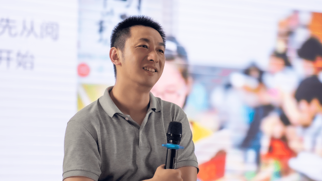 约读书房创始人刘卿参加友谊路小学"泉"阅读指导师学习读书会_孩子