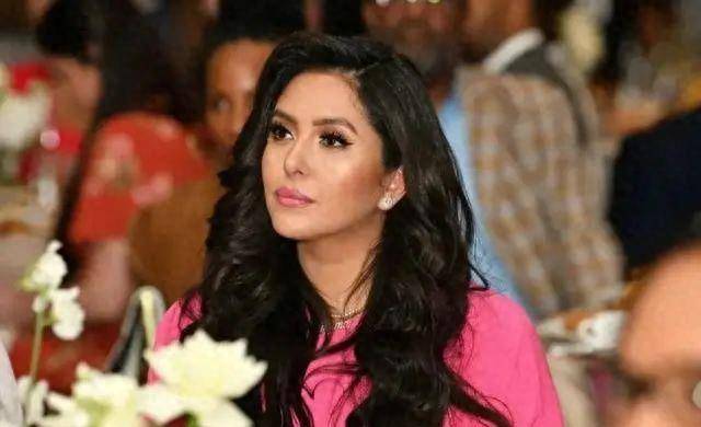 42岁的瓦妮莎可以再婚,告别200斤的体重_加索尔_笑容_魅力