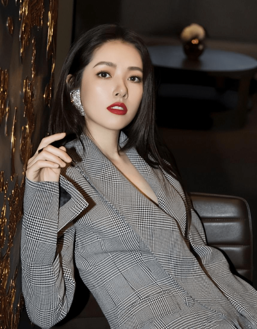 从仙女到国民老公,再到豪门富太,郭碧婷的三个阶段各有各的魅力_外貌