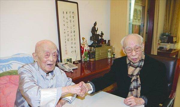 与父亲决裂13年,75岁出书批判父亲刻薄,替母亲不值_季承_关系_儿子