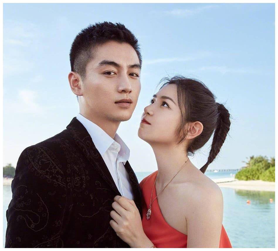 编辑搜图和柯受良的儿子柯有伦恋爱期间,借助男友的影响力,陈妍希在