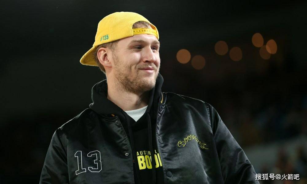 火箭队中锋兰德尔在国际比赛中脚踝受伤,无法参加揭幕战_世界杯