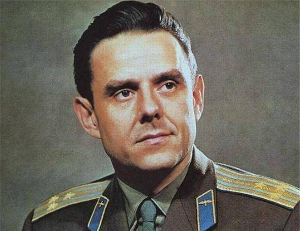 苏联航天员科马洛夫,升空前知道自己回不来了,遗骸仅剩一根足骨_飞船