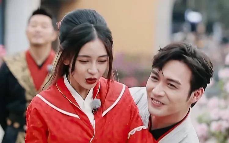 叫baby太亲昵,叫姐姐不礼貌,谁注意张彬彬的专属称呼,太甜了_嘉宾