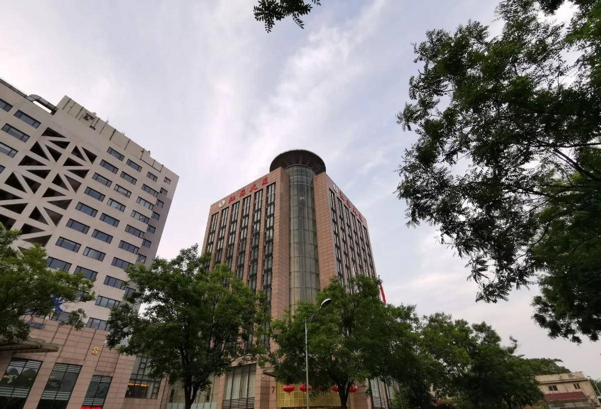 北京有很多以省市命名的大厦，是干什么用的？谁建的？