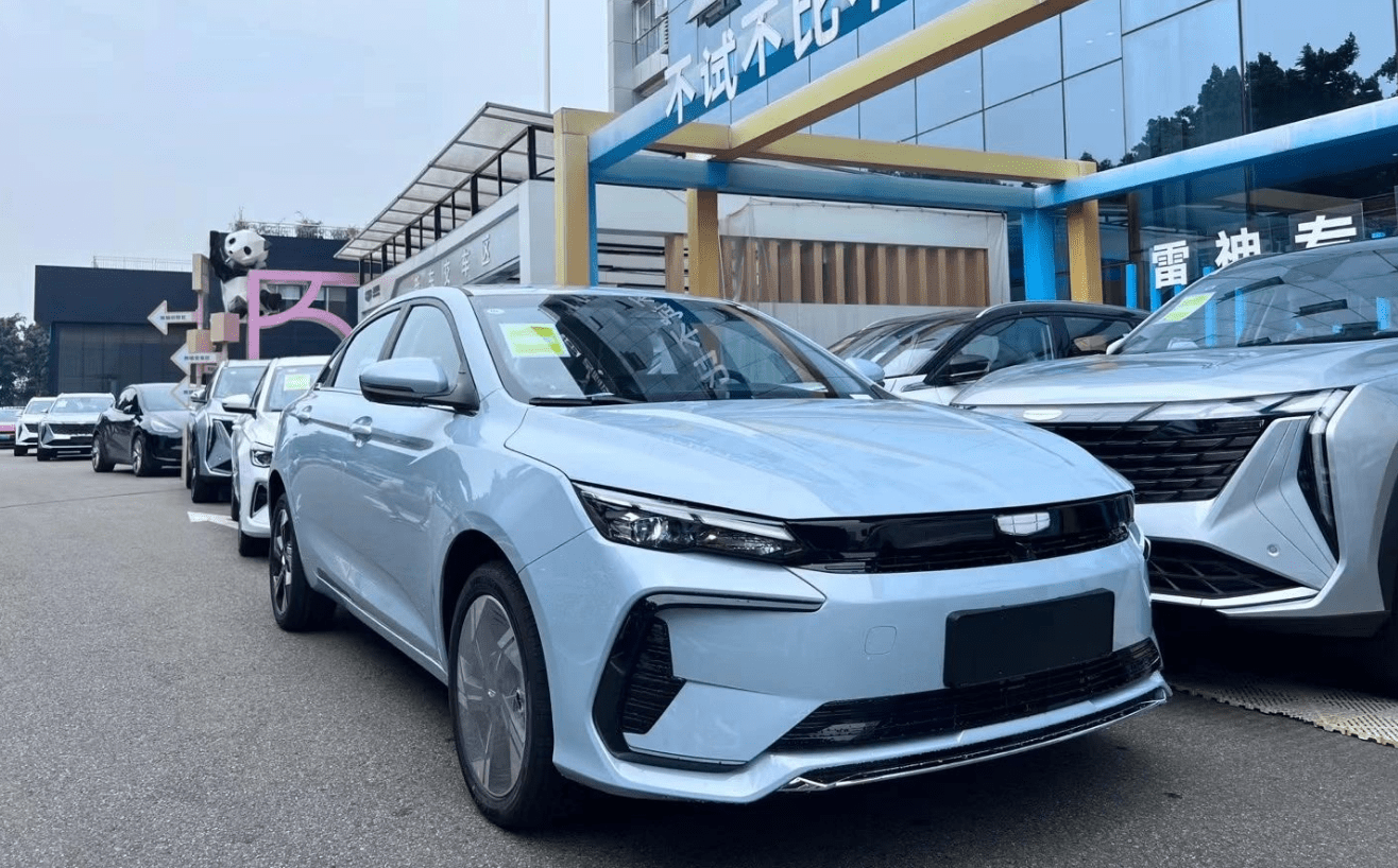 帝豪L HiP冠军版实车到店 317马力和3.8L油耗 帝豪L HiP冠军版实车到店 317马力和3.8L油耗