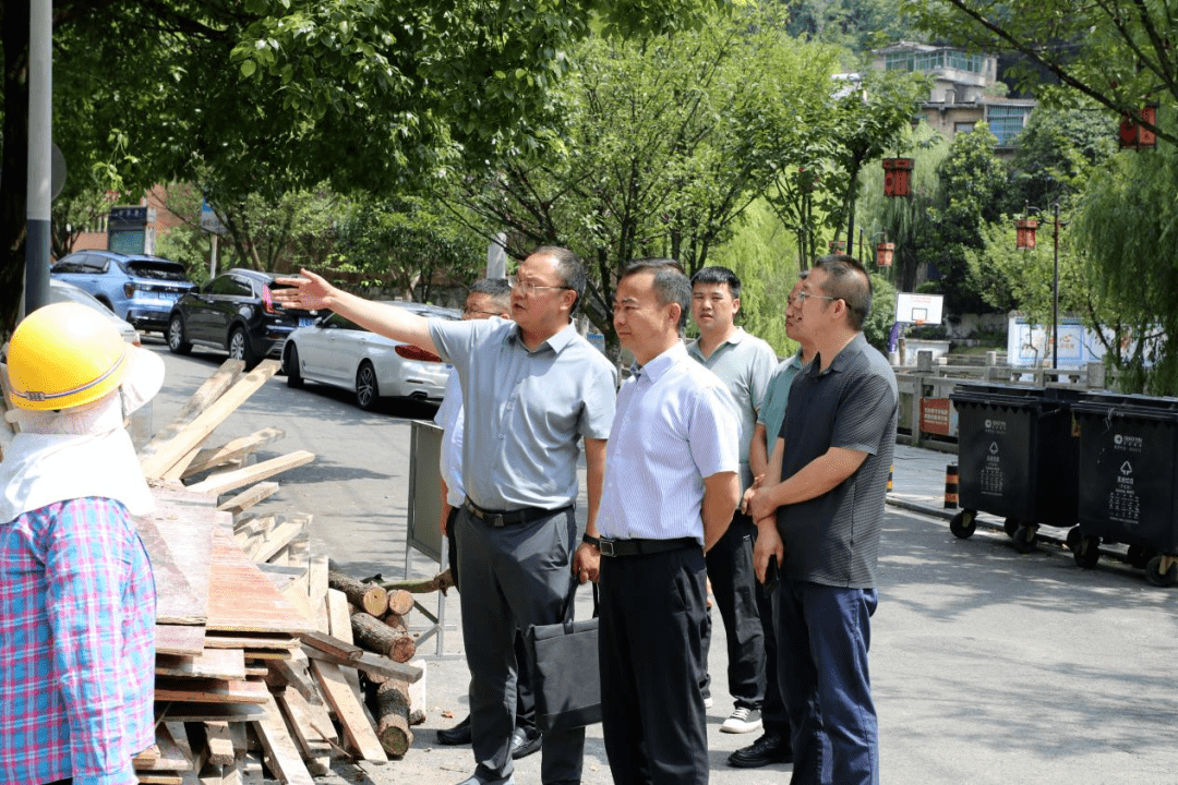 息烽县长何明图片