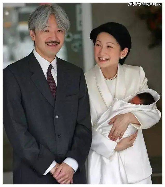 将天皇打得措手不及……说到皇位的继承,因为现任天皇只有一个女儿