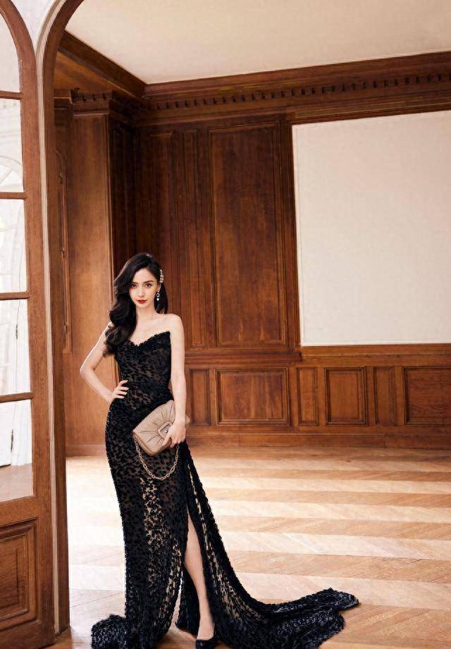 angelababy深v抹胸裙,完美身材引爆眼球,肤白貌美长腿惊艳全场_魅力_