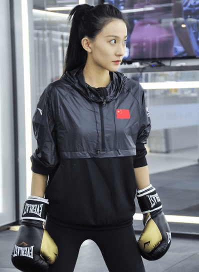 孙杨新婚太太张豆豆:一张站挺的照片意外走红,发育太好引发热议_体操