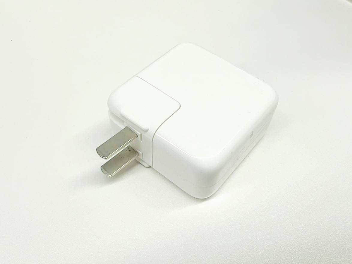 绿联放大招了,全球首发300W桌面充电器,带来闪充新体验!