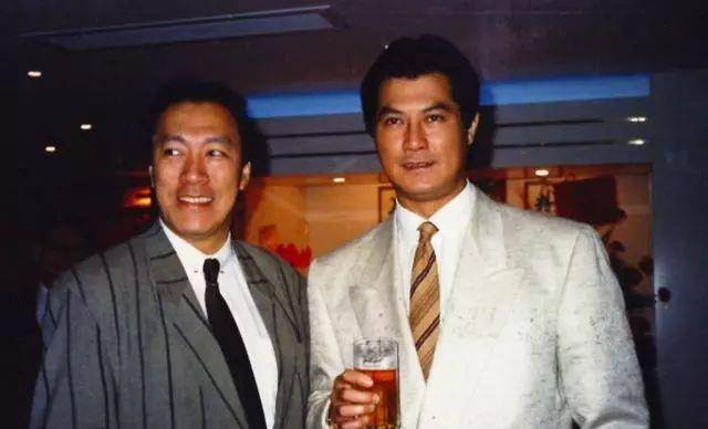 周润发_黑帮_地位