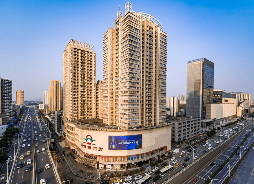 据悉,新世界百货武昌店是新世界百货在武汉的第3家分店,地处武昌核心