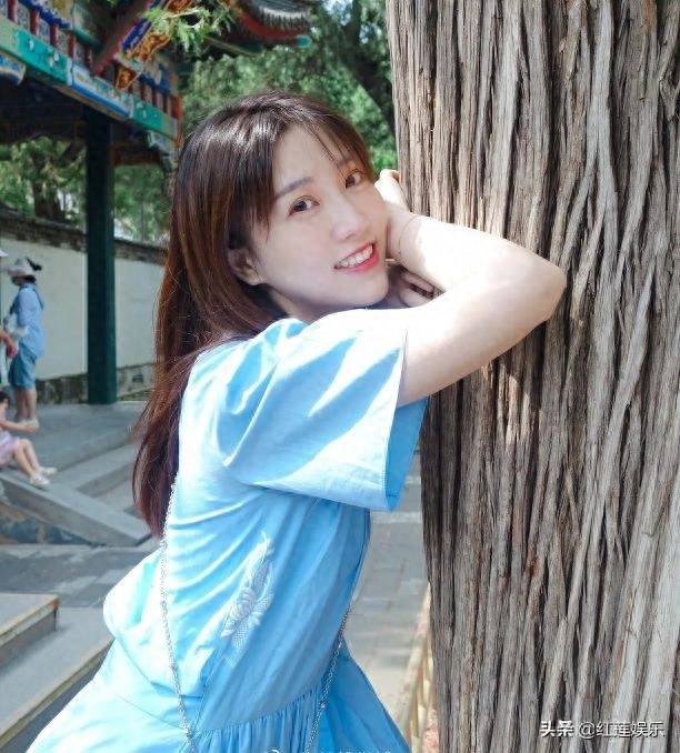 女子张纯烨过30岁生日,凭借一双美腿俘获男观众的心_征婚_节目_小时候