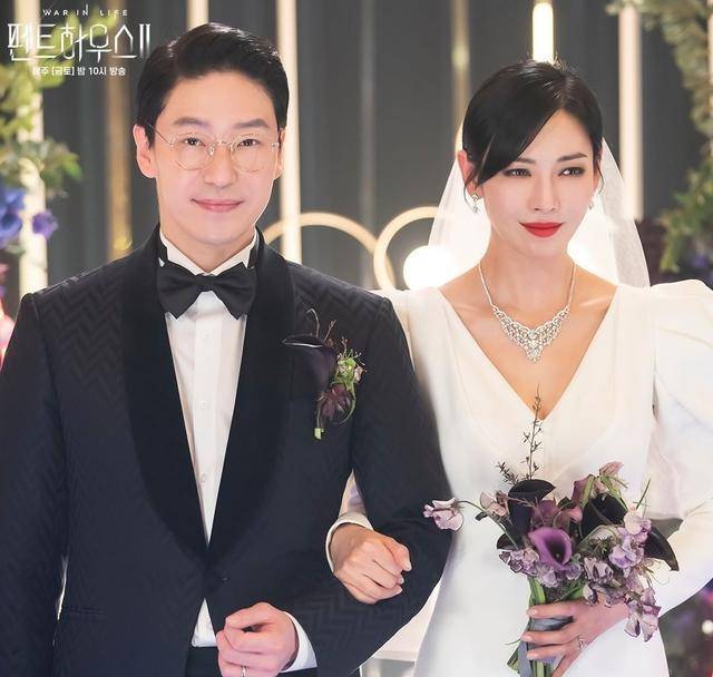 顶楼第二季猛捞下线角色,秀莲靠假纹身就伪装,露娜是医学奇迹?