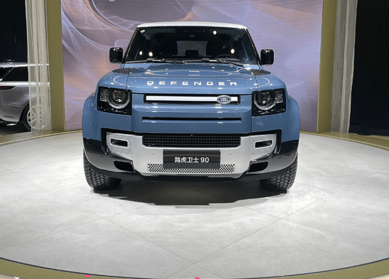 图样,此外还将提供3种车漆与车顶撞色组合以及2种20英寸轮圈可选