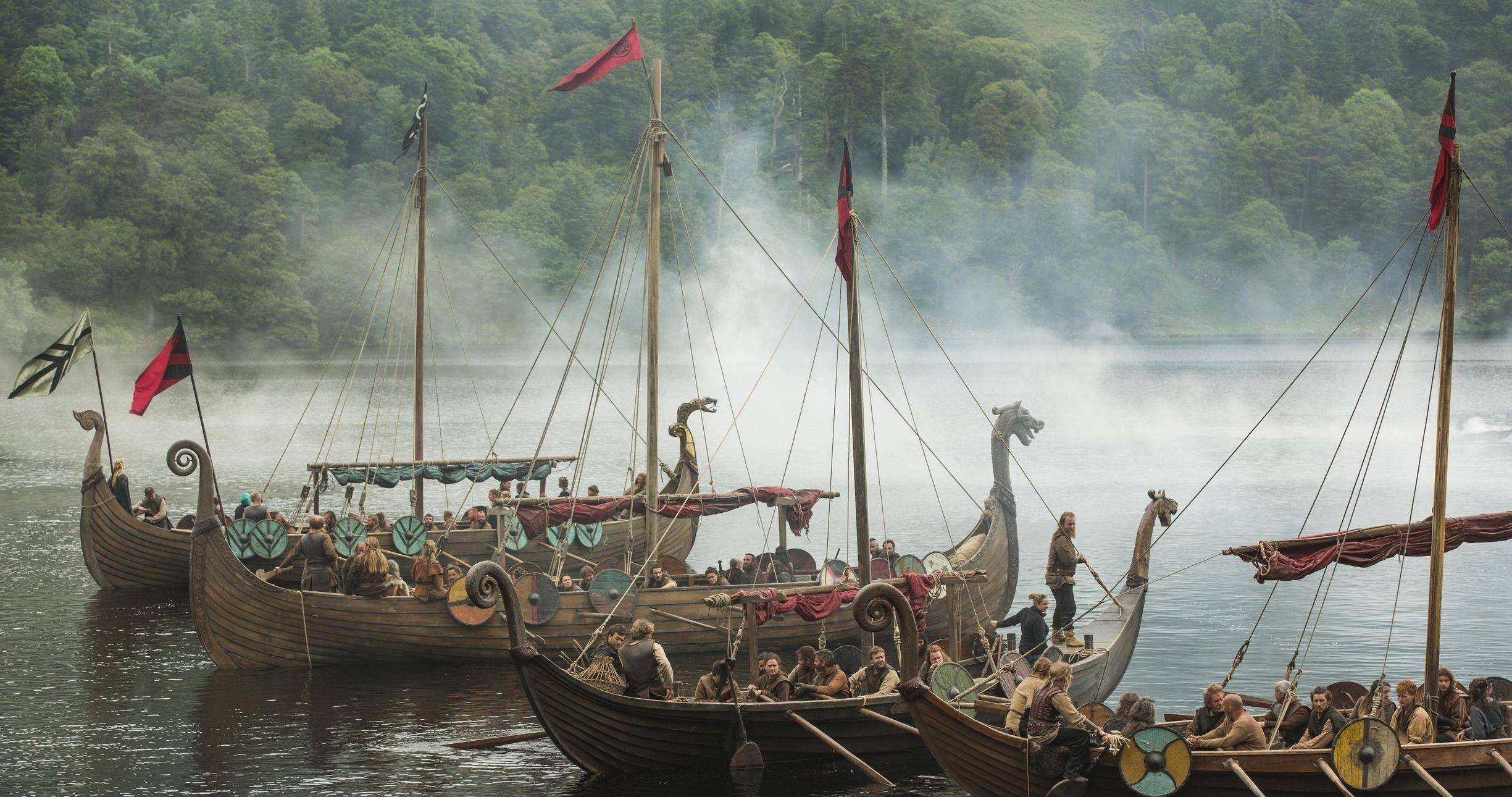 一个卫兵在巴黎城头第一次看见塞纳河被遮天蔽日的维京战船塞满,立即